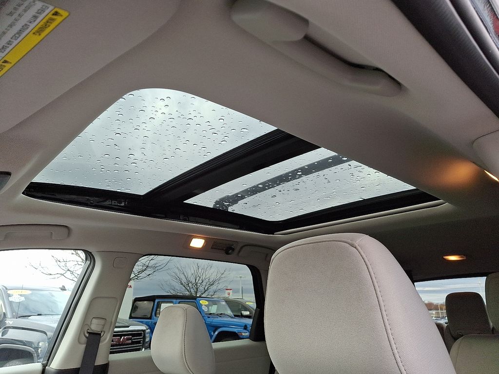 Thumbnail: 2022 Nissan Pathfinder - 16