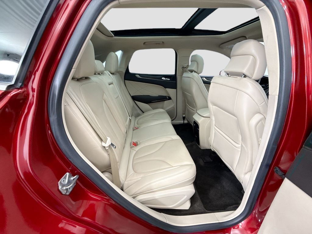Thumbnail: 2017 Lincoln MKC - 21