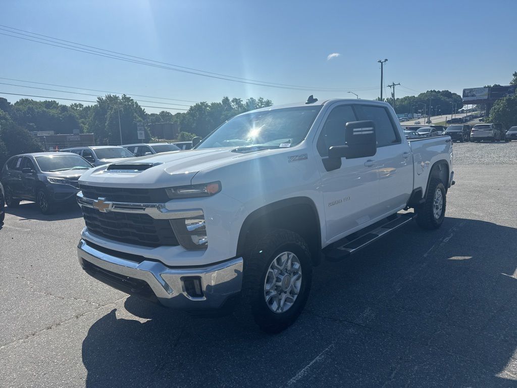 2024 Chevrolet Silverado HD LT 4WD Crew Cab Standard Box's photo