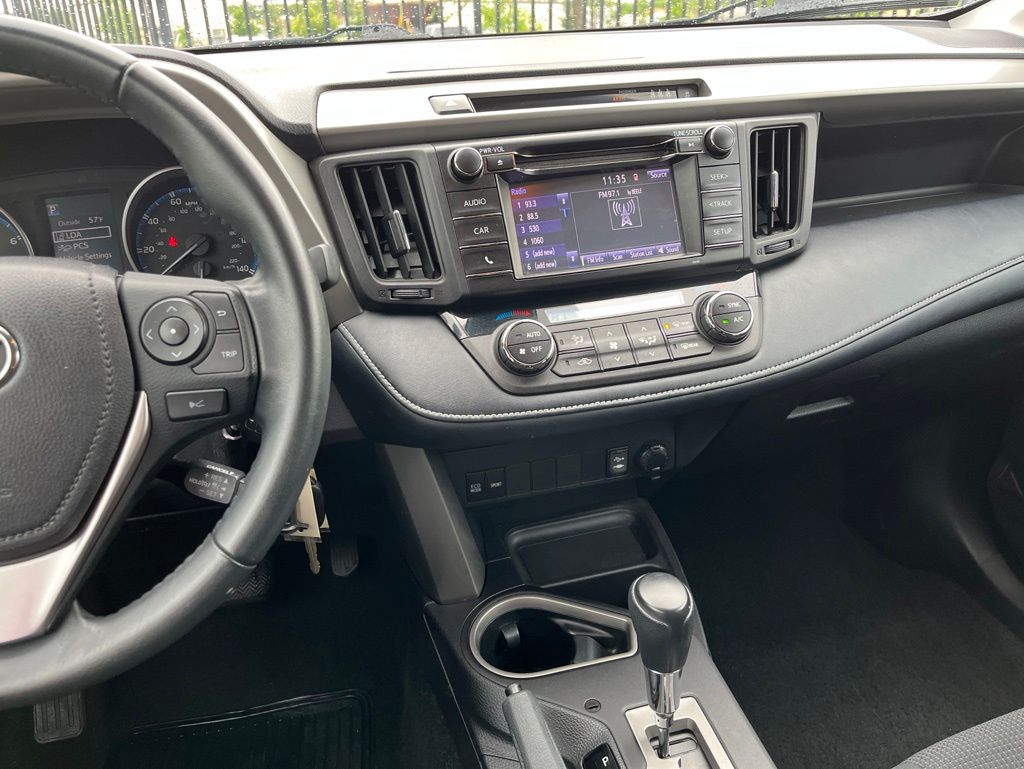 Thumbnail: 2018 Toyota RAV4 - 7