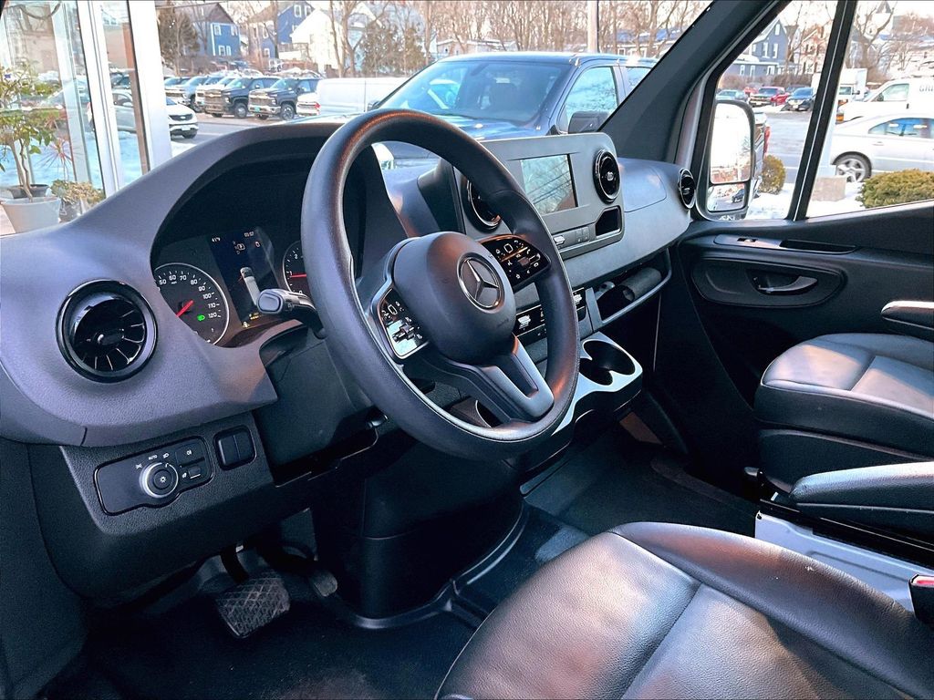 2024 Mercedes-Benz Sprinter 2500 — photo 8