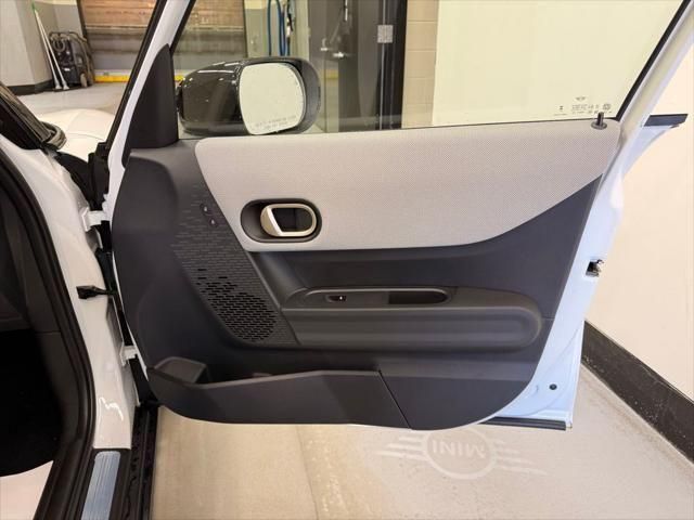 Thumbnail: 2025 MINI Cooper Hardtop - 27