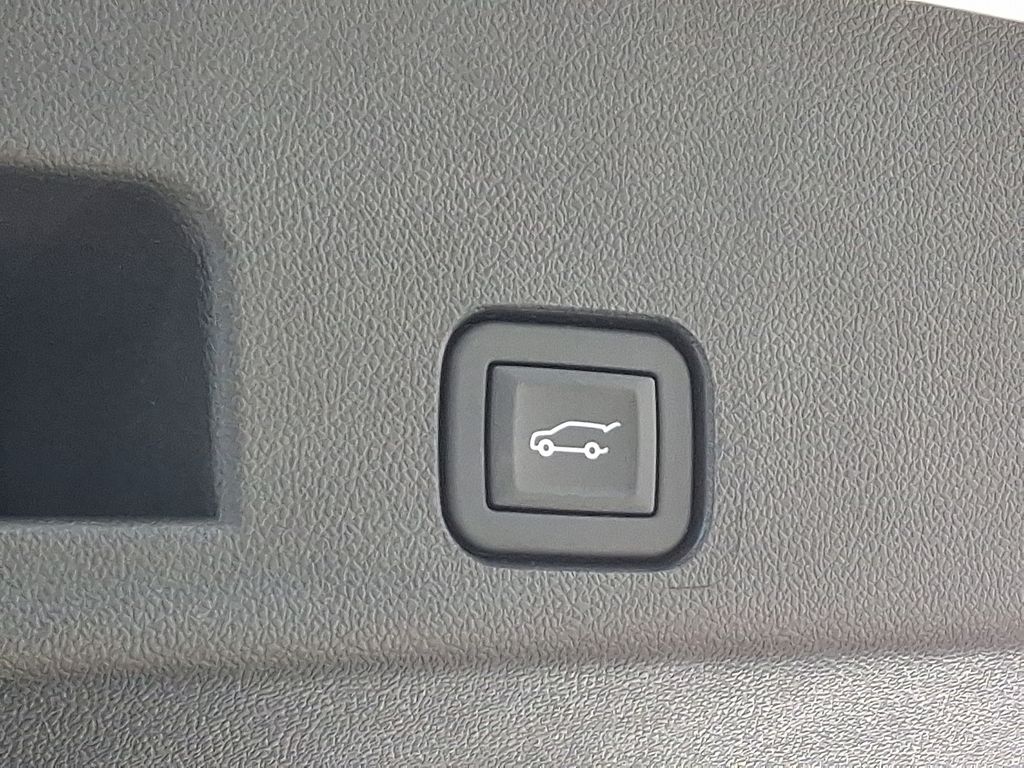 Thumbnail: 2025 Chevrolet Traverse - 30