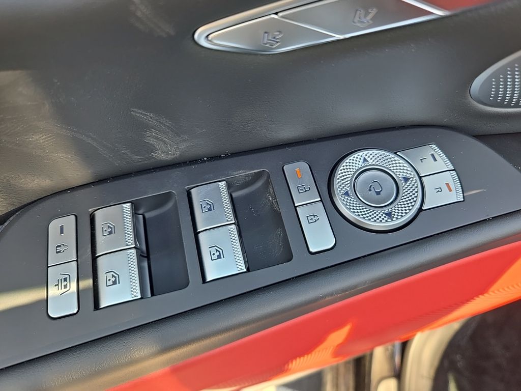 Thumbnail: 2025 Genesis G80 - 19