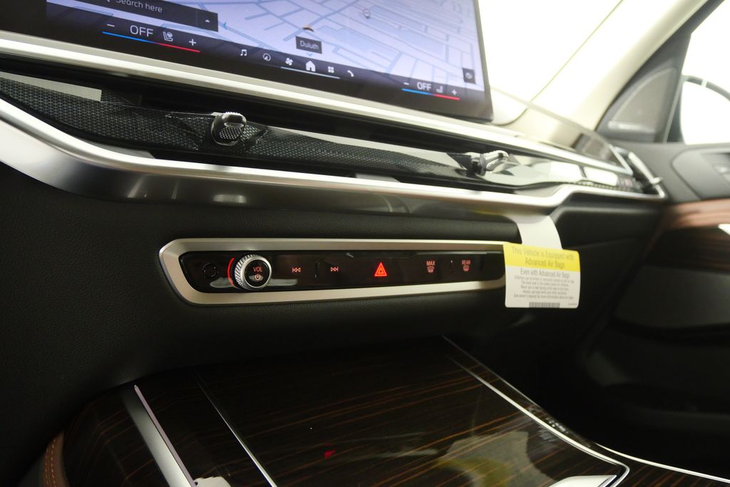 Thumbnail: 2026 BMW X7 - 27