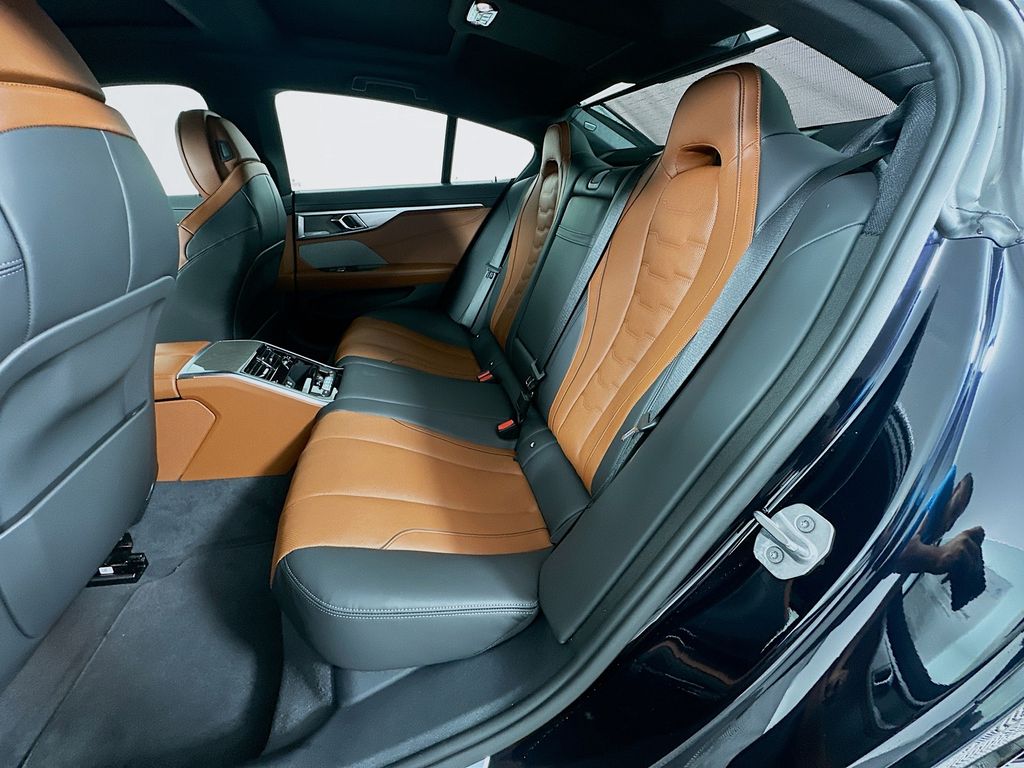 Thumbnail: 2026 BMW 8 Series - 17