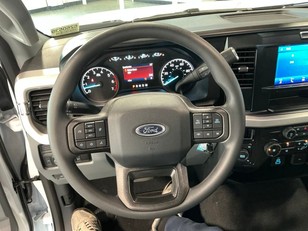 2025 Ford F-350SD  photo
