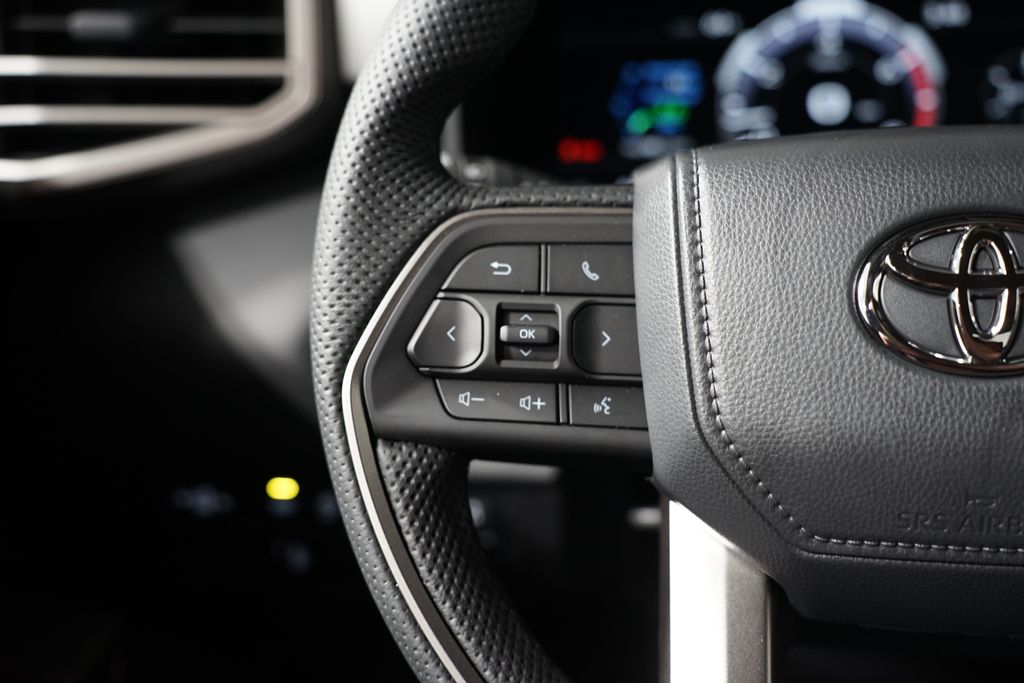 2025 Toyota Tundra Limited 16