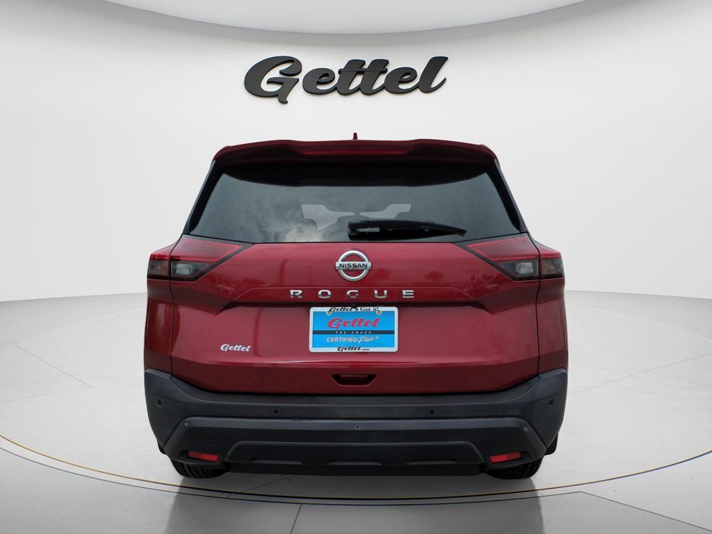 Used 2021 Red Nissan S image 6