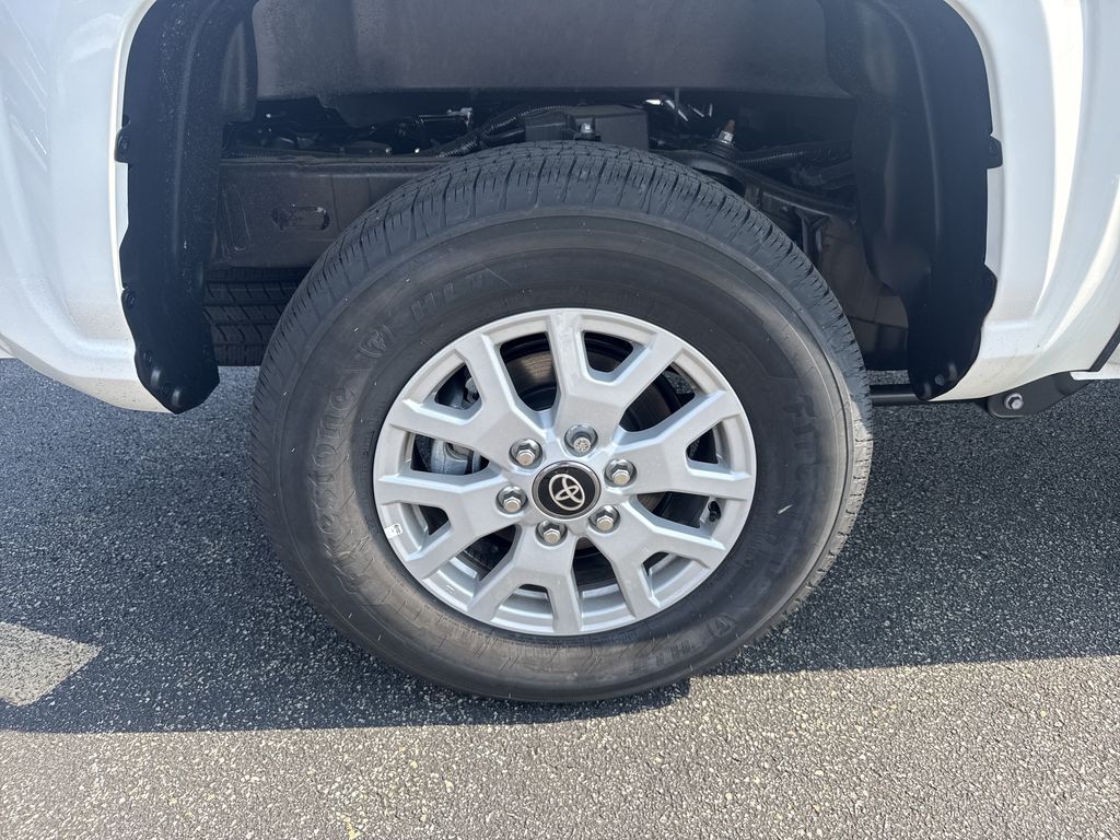 2026 Toyota Tacoma SR5 - Photo 13