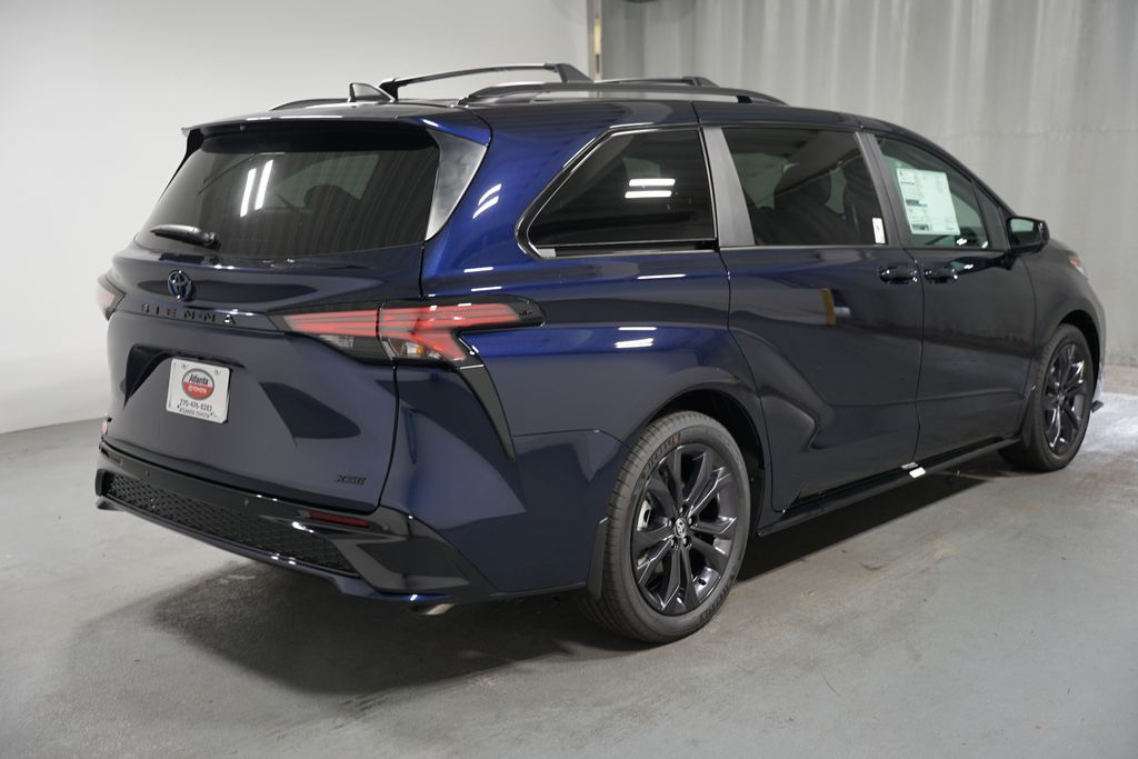 2025 Toyota Sienna XSE 8