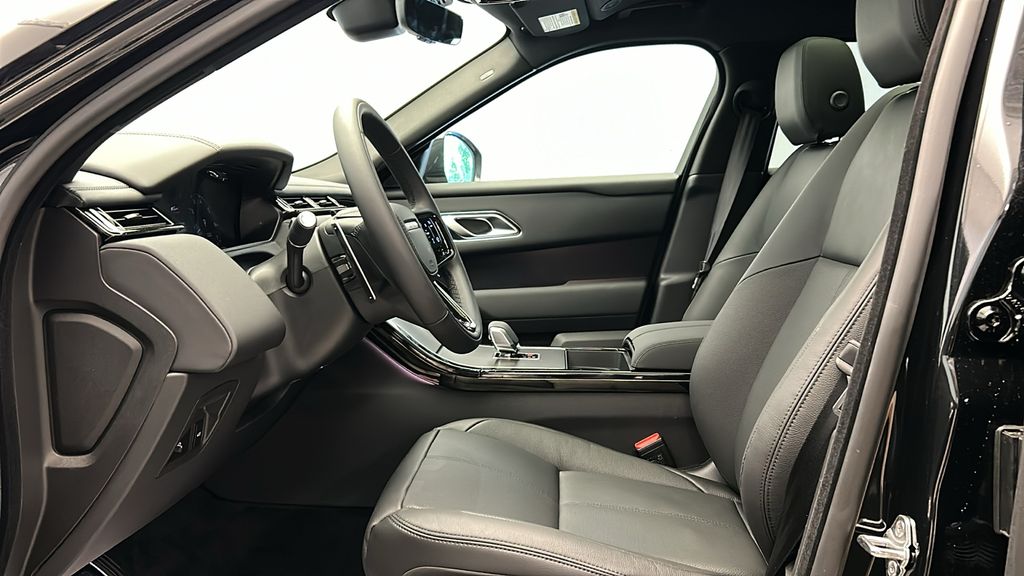 2026 Land Rover Range Rover Velar Dynamic SE 12