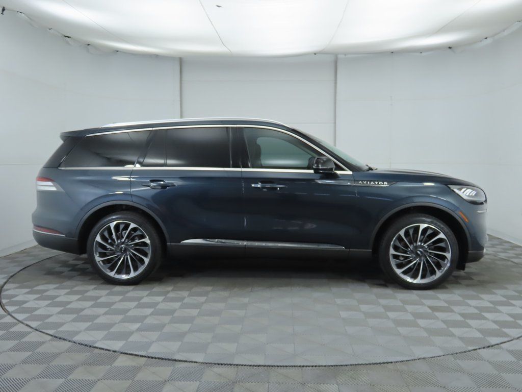 Thumbnail: 2022 Lincoln Aviator - 4