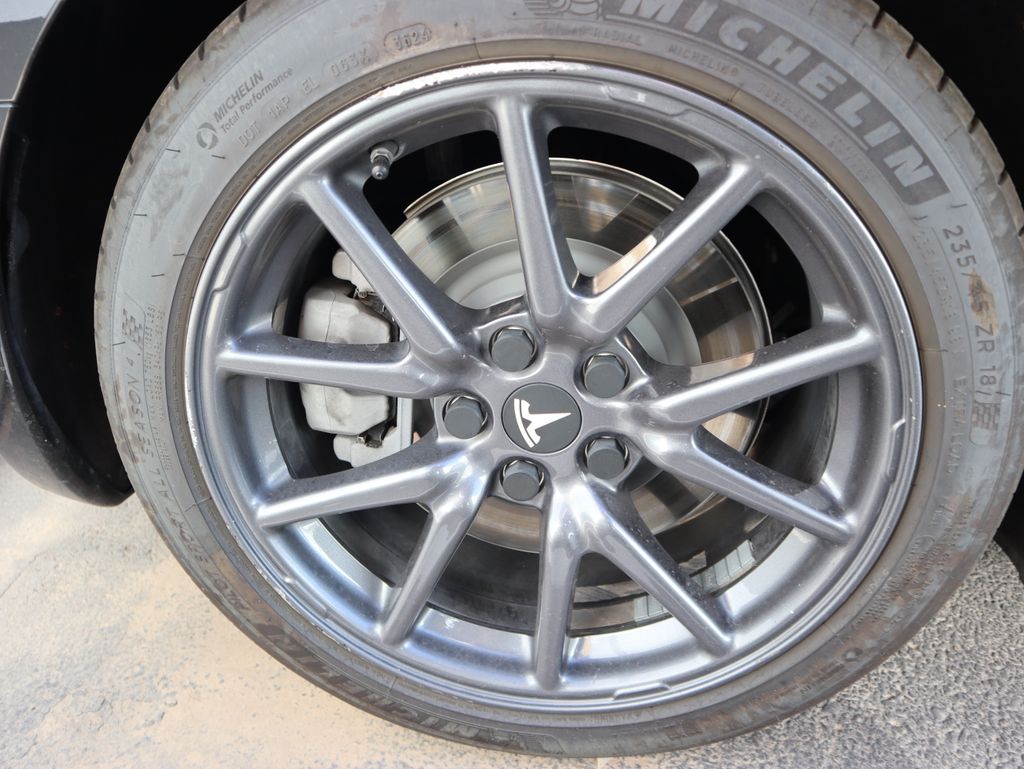 Thumbnail: 2019 Tesla Model 3 - 14