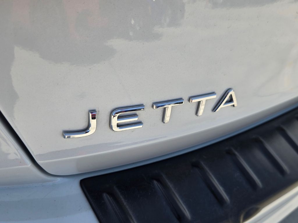 2023 Volkswagen Jetta - $19,500