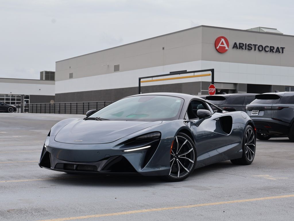  2023 McLaren Artura RWD   