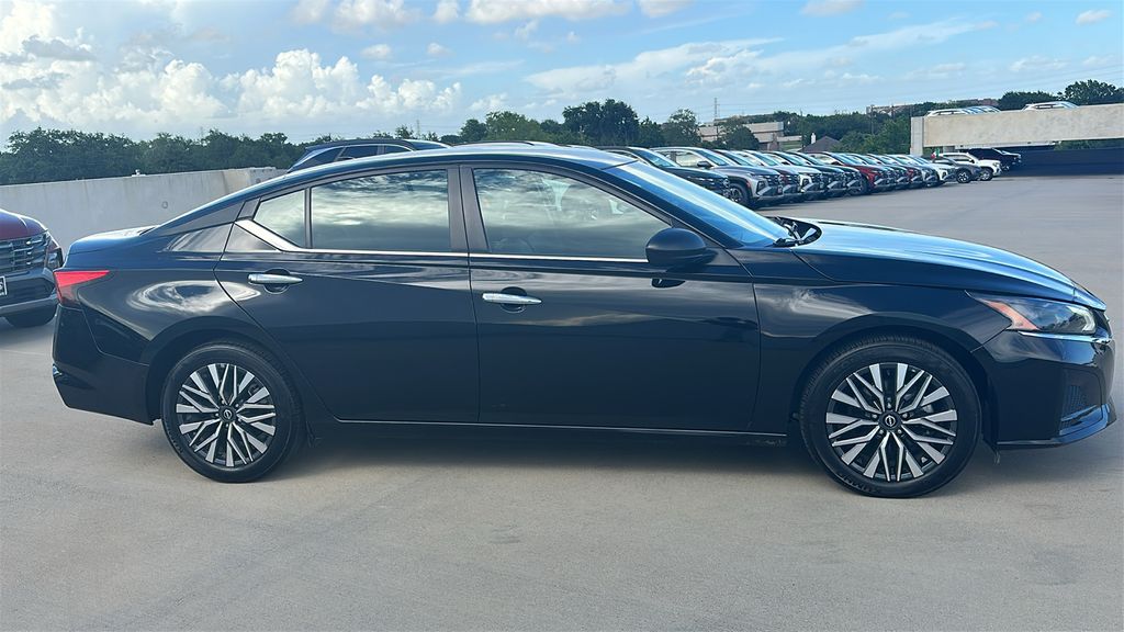2025 Nissan Altima 2.5 SV Black at Durrett Motor Company