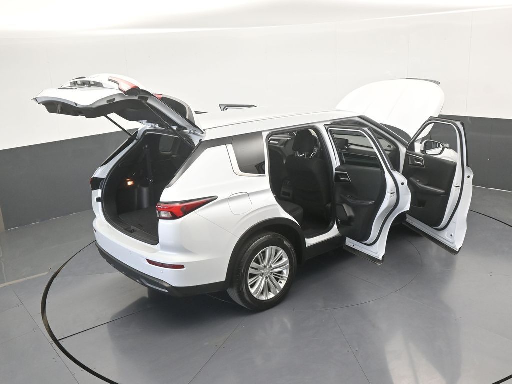 Used 2023 White Mitsubishi ES image 68