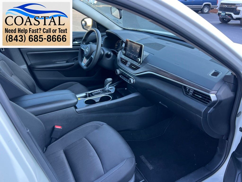 2024 Nissan Altima 2.5 SV White at Lugoff Nissan