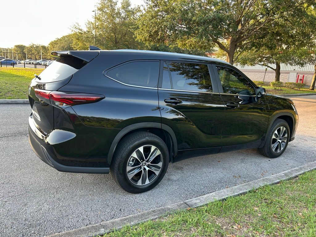 2024 Toyota Highlander XLE 5