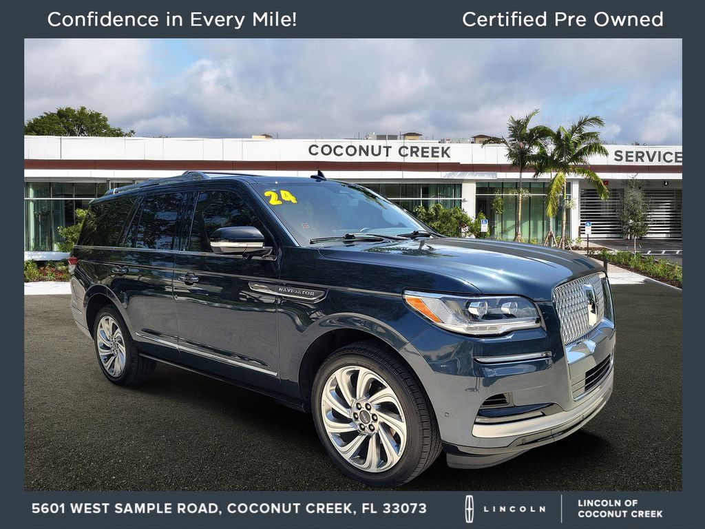 Flight Blue Metallic Clearcoat 2024 Lincoln Navigator SUV / Crossover Four-Wheel Drive Automatic