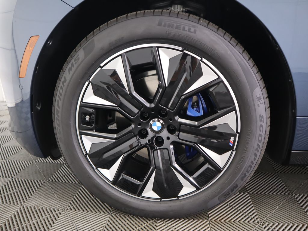 Thumbnail: 2026 BMW iX - 30