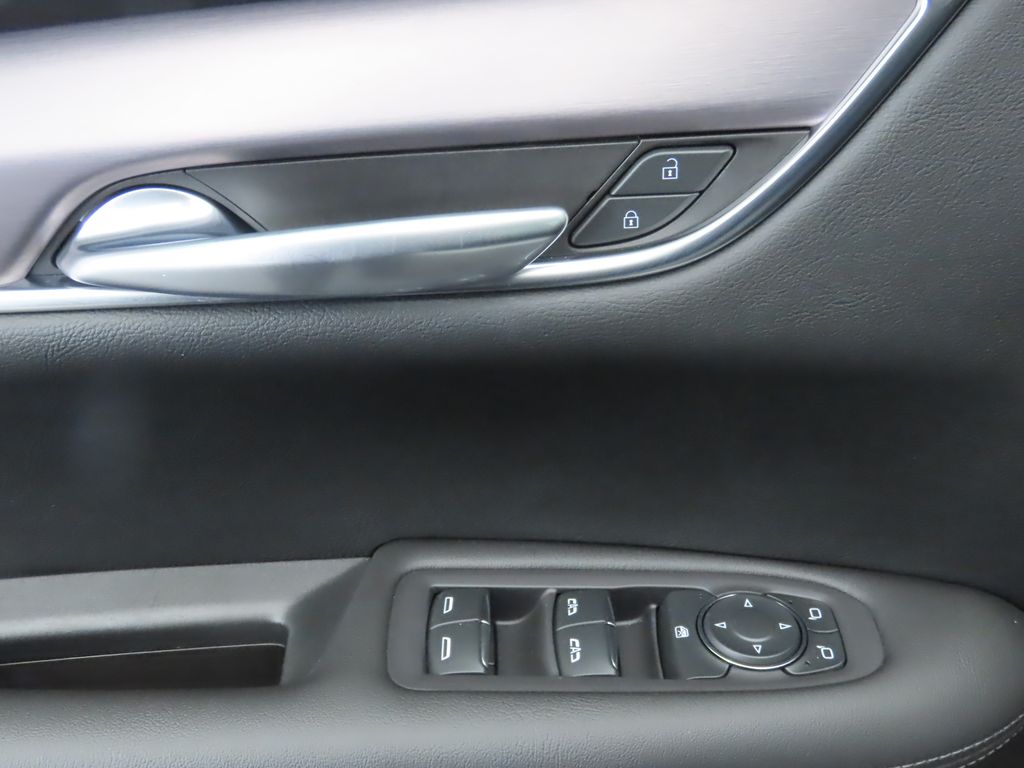 Thumbnail: 2021 Cadillac XT5 - 23