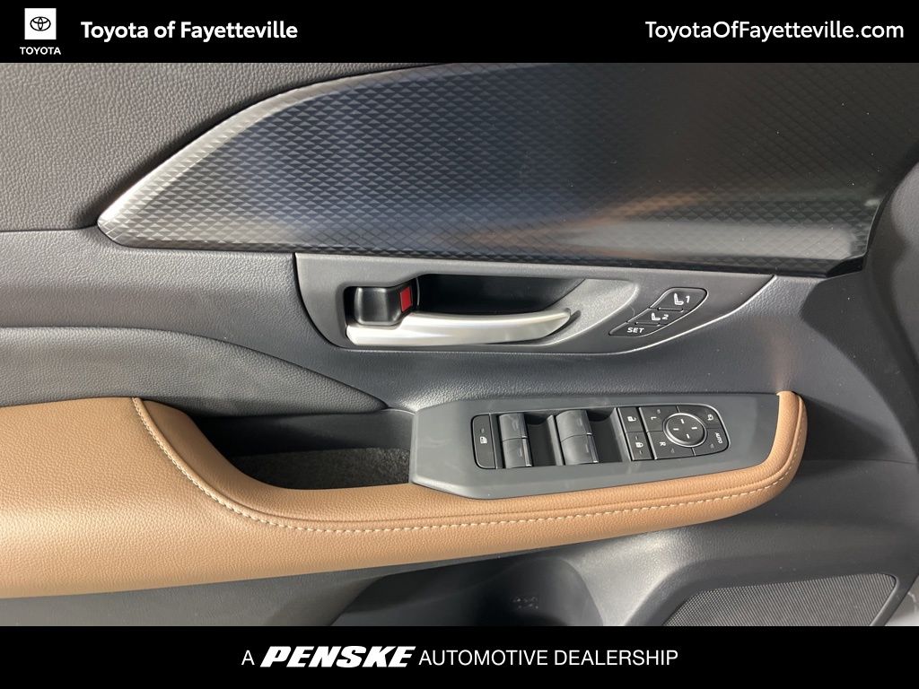 Thumbnail: 2026 Toyota Grand Highlander - 30