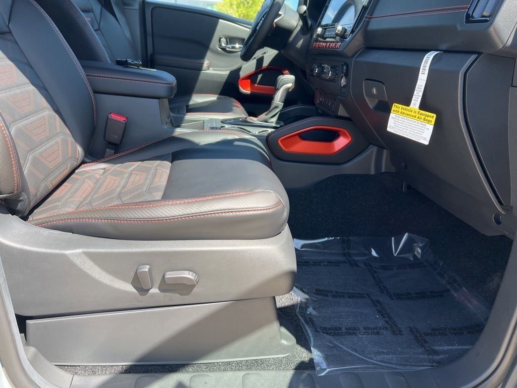 2025 Boulder Gray Pearl Nissan Frontier PRO-4X 4X4 Truck