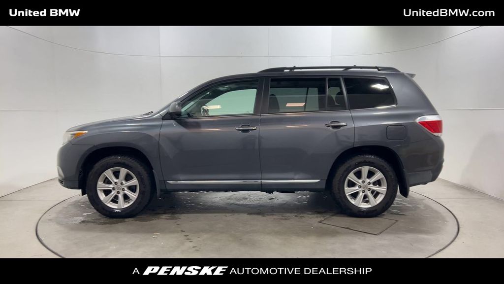 Thumbnail: 2011 Toyota Highlander - 5