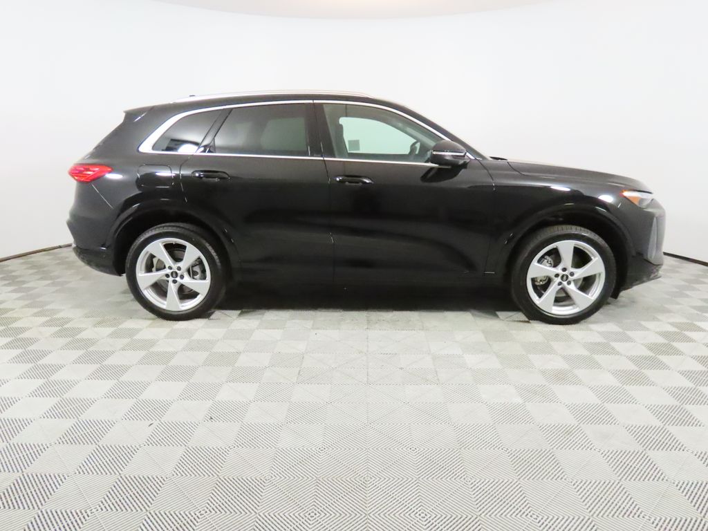 Thumbnail: 2025 Audi Q5 - 6