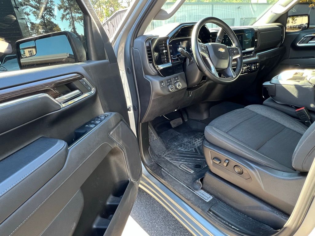 Thumbnail: 2024 Chevrolet Silverado 1500 - 21