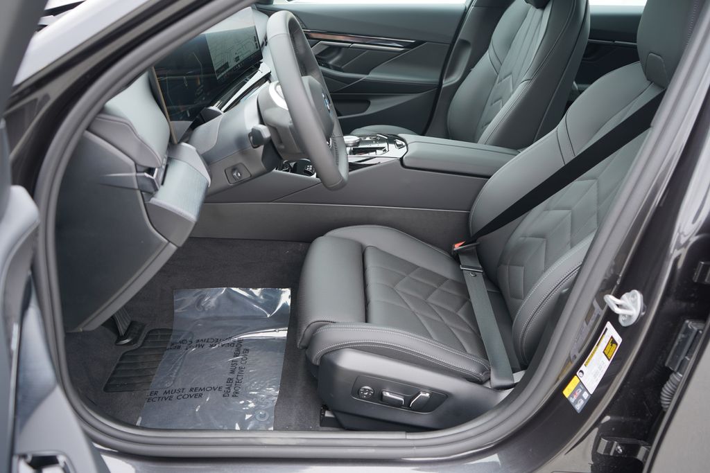 Thumbnail: 2026 BMW i5 - 11