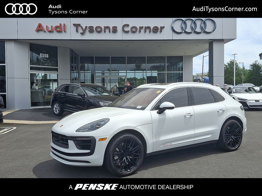 2023 Porsche Macan S -
                Vienna, VA