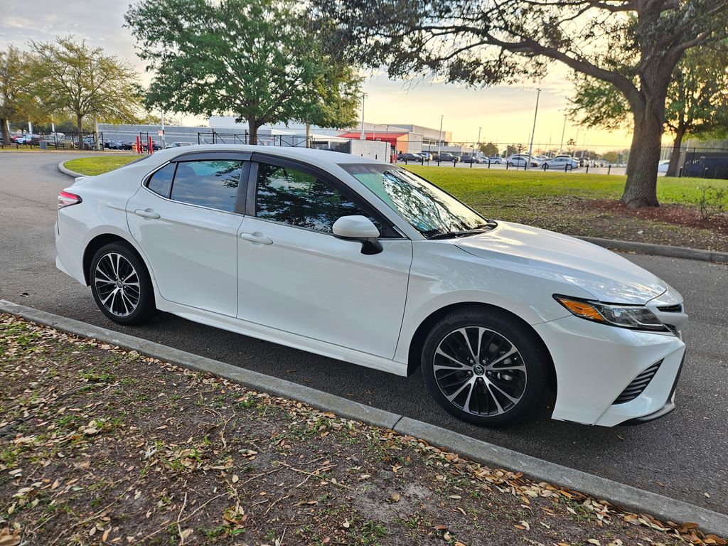 2018 Toyota Camry SE 7