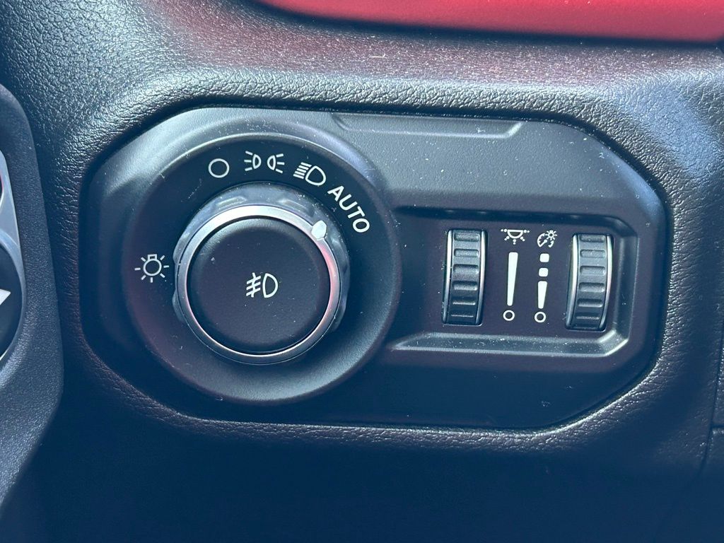 Thumbnail: 2020 Jeep Wrangler - 21