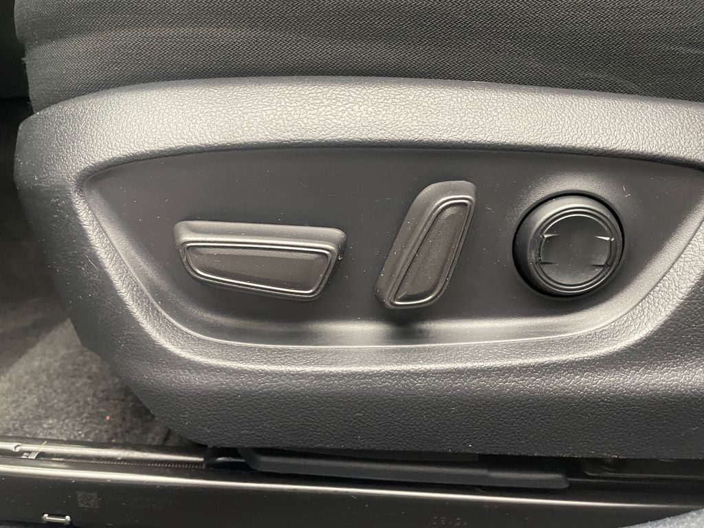 Thumbnail: 2024 Toyota Camry - 14