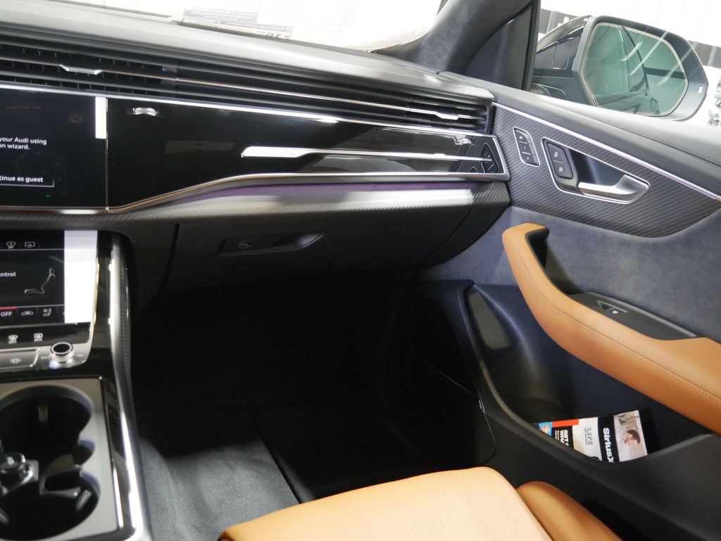 Thumbnail: 2026 Audi RS Q8 - 28