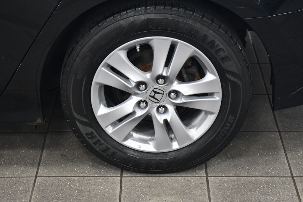Thumbnail: 2011 Honda Accord - 13