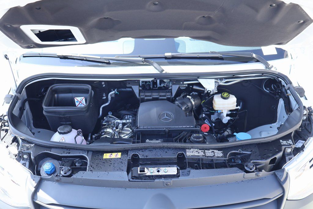 Thumbnail: 2025 Mercedes-Benz Sprinter - 9