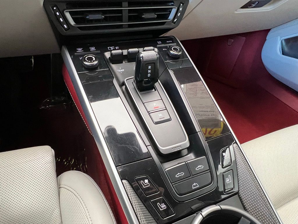 Thumbnail: 2021 Porsche 911 - 11