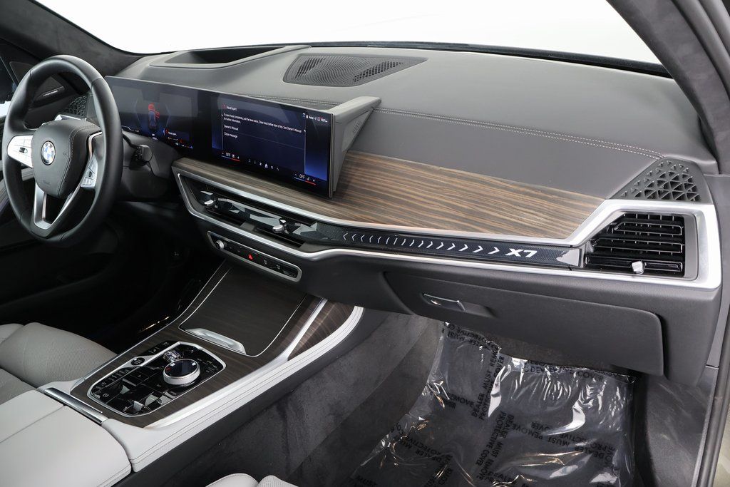 Thumbnail: 2025 BMW X7 - 9