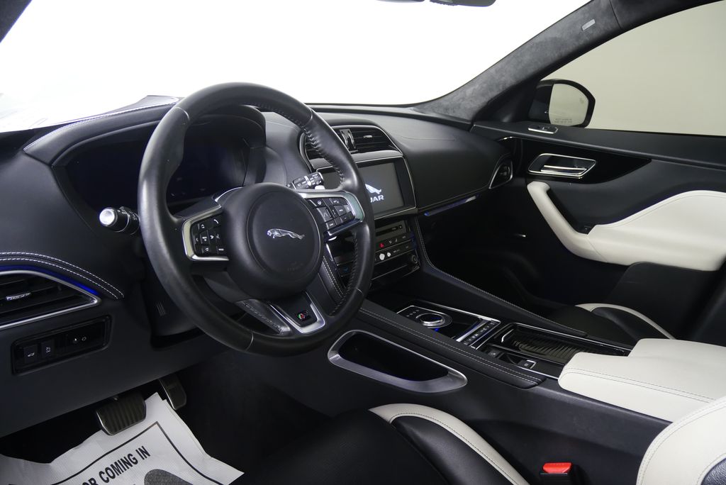 Thumbnail: 2019 Jaguar F-Pace - 13