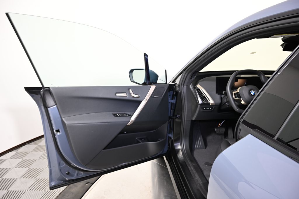 Thumbnail: 2026 BMW iX - 21
