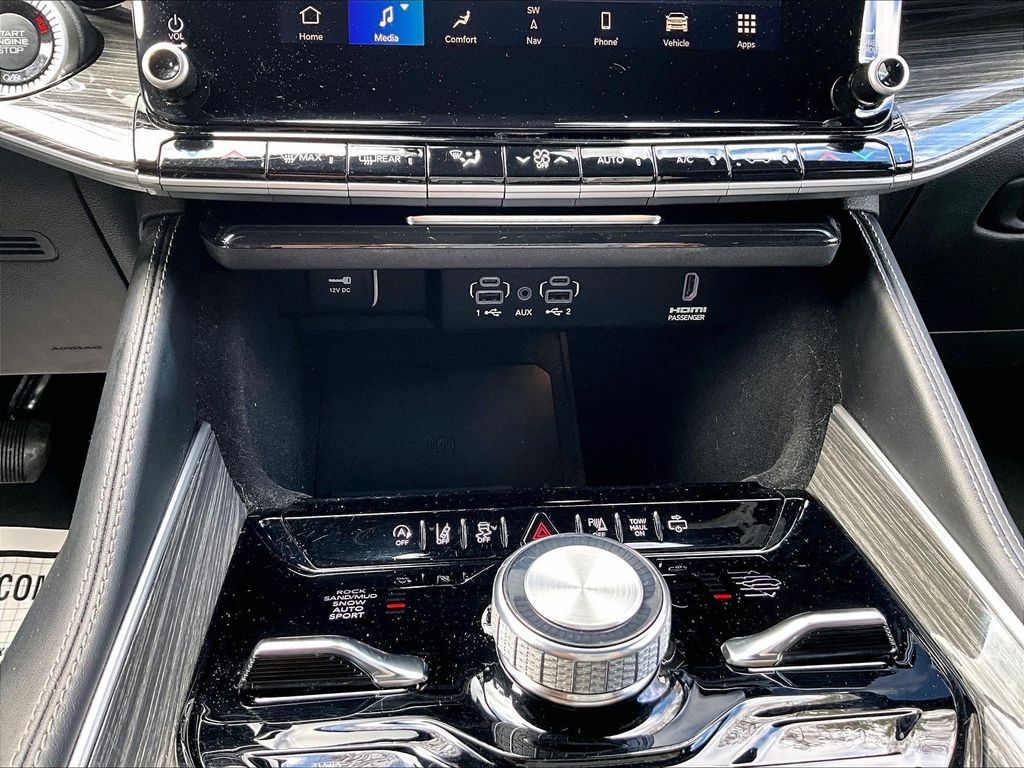 2022 Jeep Wagoneer — photo 26