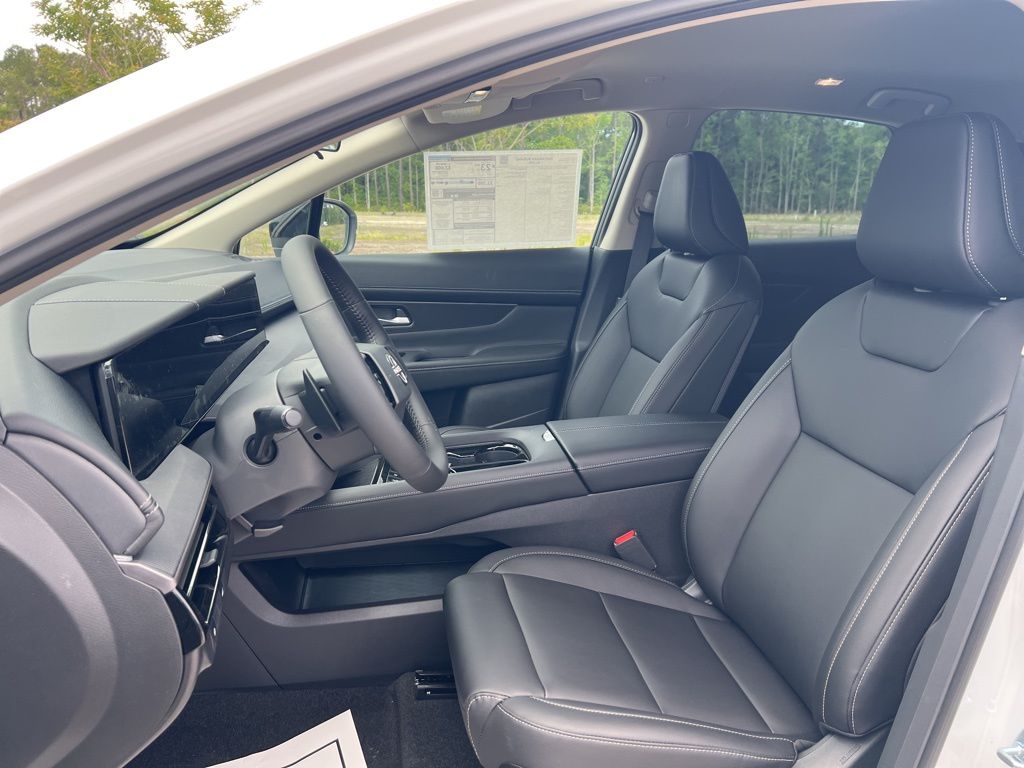 2025 Everest White Pearl Tricoat Nissan Murano SV AWD SUV