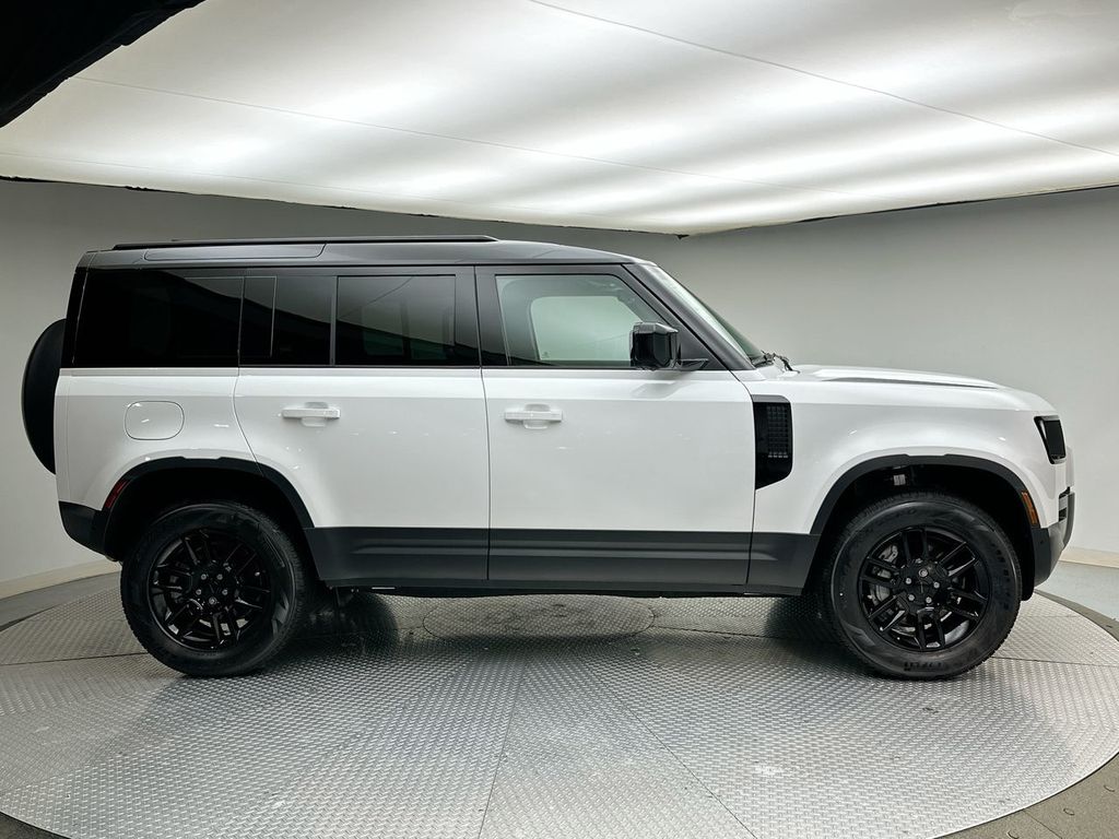 Thumbnail: 2026 Land Rover Defender - 4