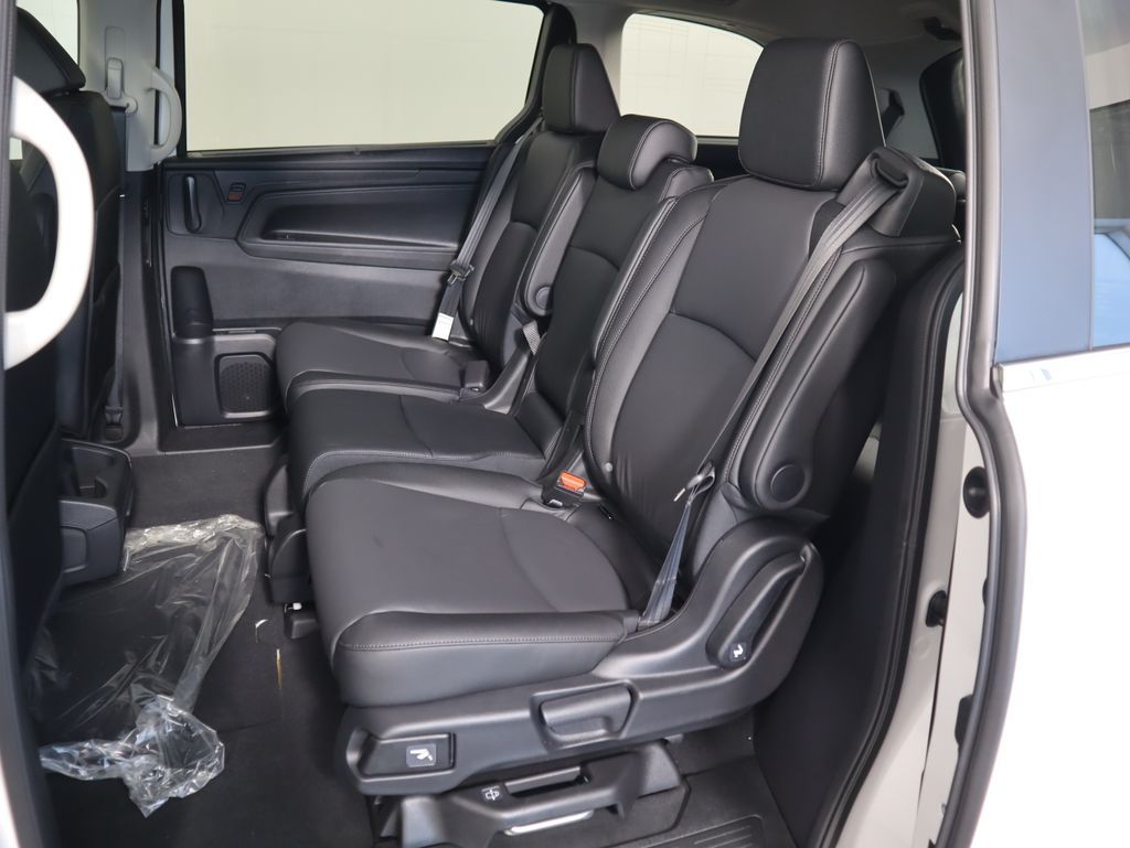 Thumbnail: 2026 Honda Odyssey - 21