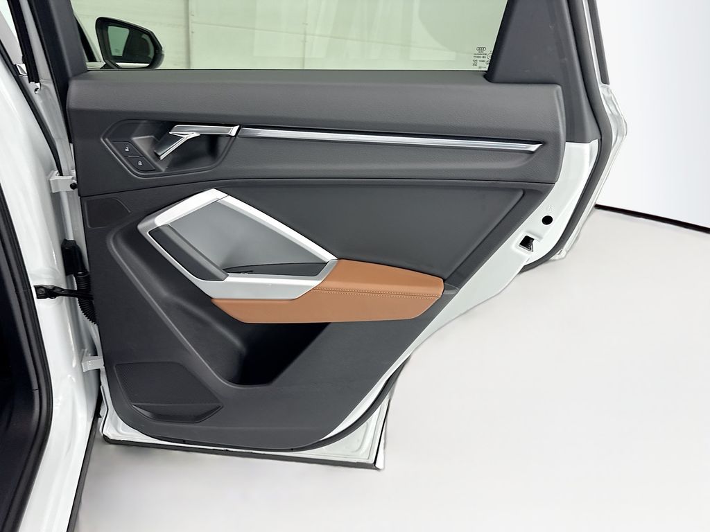 Thumbnail: 2022 Audi Q3 - 25