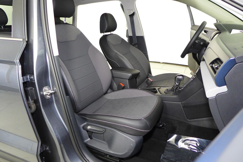 Thumbnail: 2022 Volkswagen Taos - 18